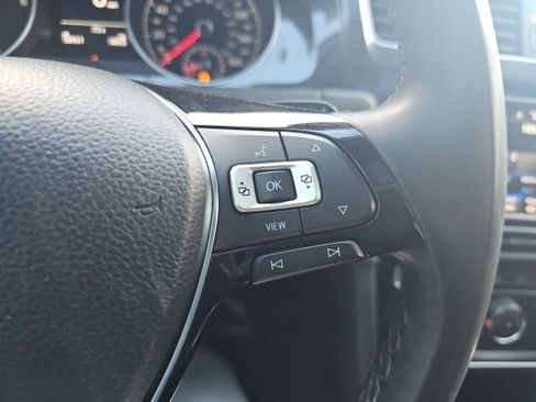 Used 2021 Volkswagen Golf 4-Door image 23