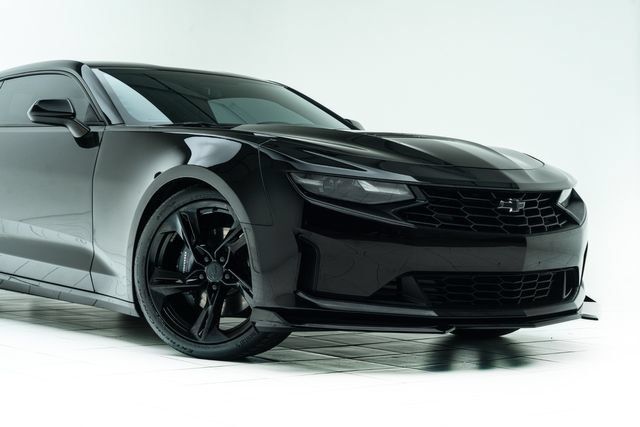 Used 2021 Chevrolet Camaro LT RWD image 4