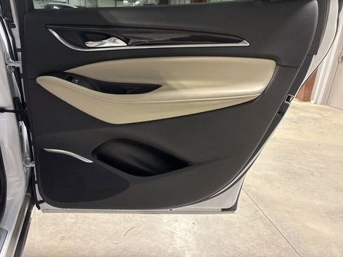 Used 2020 Buick Enclave Premium w/ Sun and Sites Package image 9