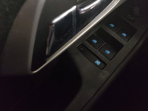 Used 2017 Chevrolet Equinox LT w/ Driver Confidence Package II image 27