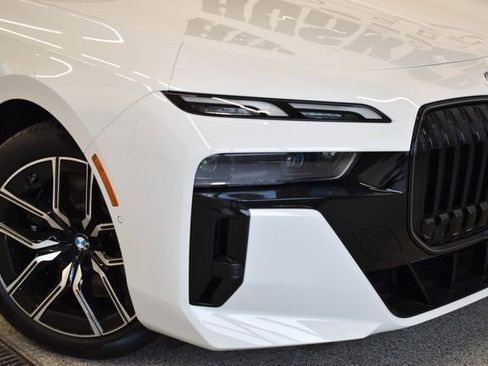 New 2026 BMW i7 xDrive60 image 30