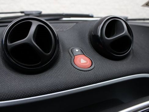 Used 2016 smart fortwo passion image 21