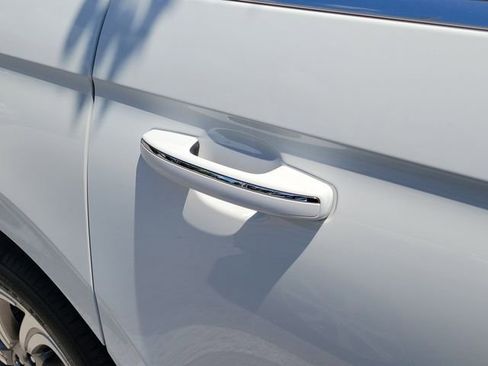 Certified 2022 Lincoln Navigator L Reserve RWD image 3