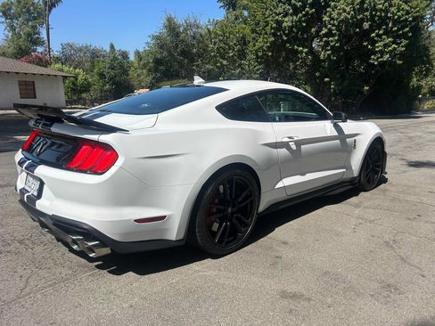 Used 2020 Ford Mustang Shelby GT500 w/ Technology Package RWD image 7