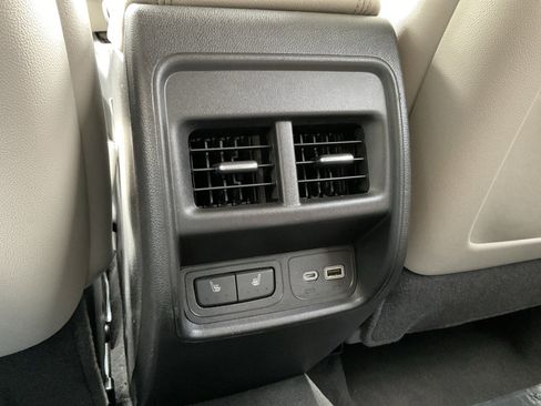 Used 2021 Cadillac XT4 Premium Luxury image 30