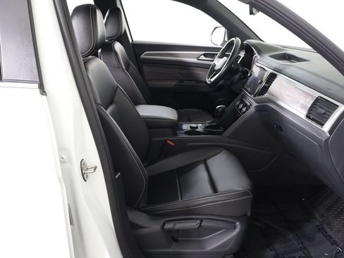 Used 2023 Volkswagen Atlas Cross Sport SE w/ Panoramic Sunroof Package AWD/4WD image 32
