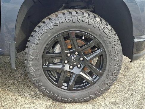 Used 2022 Chevrolet Silverado 1500 LT Trail Boss w/ Bed Protection Package AWD/4WD image 9