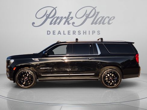 Used 2022 GMC Yukon XL Denali AWD/4WD image 2