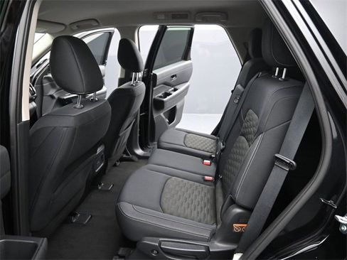 Used 2024 Nissan Pathfinder SV w/ Lighting Package (N92) image 10