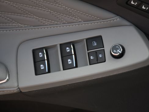 Used 2019 Toyota Avalon Limited w/ Advanced Safety Package FWD image 12