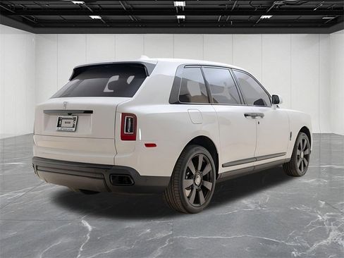 Used 2023 Rolls-Royce Cullinan image 14