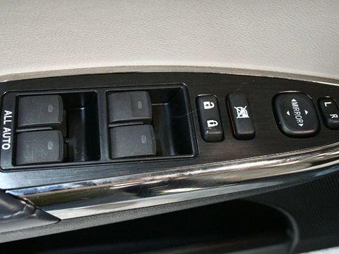 Used 2013 Toyota Avalon XLE Premium FWD image 60