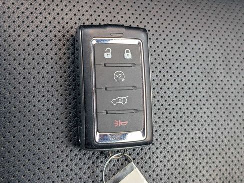 Used 2024 Jeep Wagoneer Series II AWD/4WD image 31