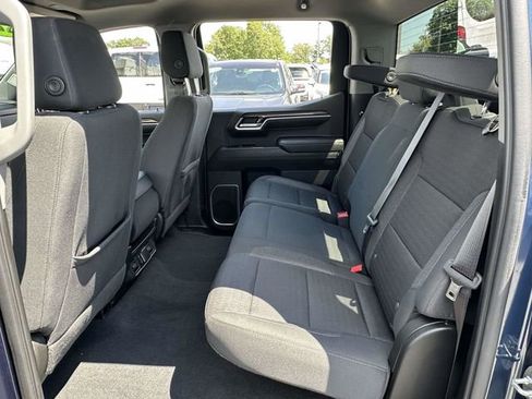 Used 2022 Chevrolet Silverado 1500 LT AWD/4WD image 20