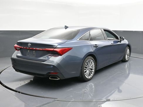 Used 2022 Toyota Avalon Limited image 8
