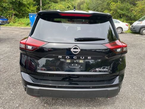 Used 2024 Nissan Rogue SV image 6