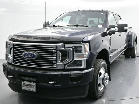 Used 2022 Ford F350 Platinum AWD/4WD image 3