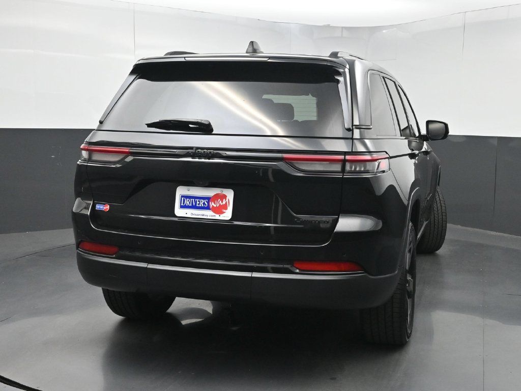 Used 2023 Jeep Grand Cherokee Limited w/ Black Appearance Package RWD image 46