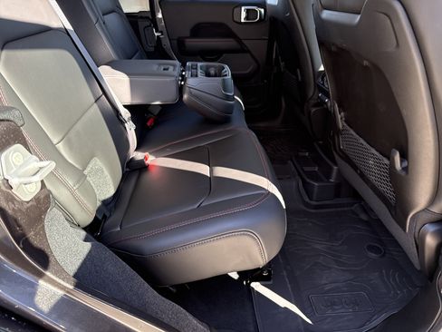 New 2025 Jeep Wrangler Rubicon w/ Steel Bumper Group image 18