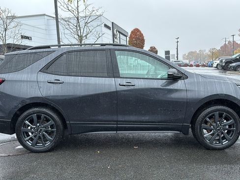 Used 2022 Chevrolet Equinox RS w/ RS Leather Package image 2