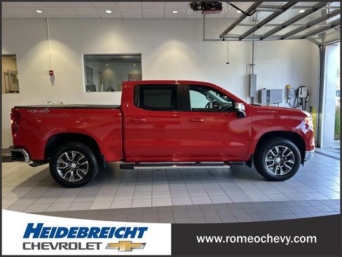 Used 2023 Chevrolet Silverado 1500 LT AWD/4WD image 2