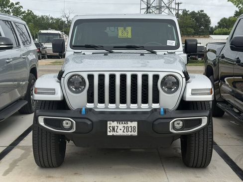 Used 2023 Jeep Wrangler Unlimited Sahara w/ Cold Weather Group AWD/4WD image 2
