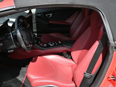 Used 2017 Lamborghini Huracan LP 610-4 AWD/4WD image 12