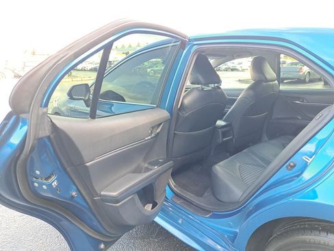 Used 2019 Toyota Camry L image 12