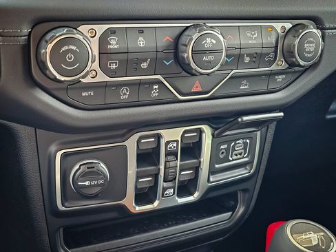 New 2026 Jeep Gladiator Sport AWD/4WD image 24