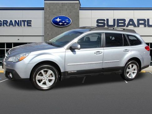 Used 2014 Subaru Outback 2.5i Limited image 4