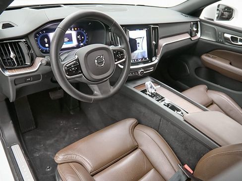 Certified 2024 Volvo V60 B5 Cross Country Ultimate image 12