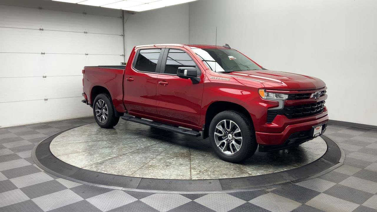 Used 2023 Chevrolet Silverado 1500 RST AWD/4WD image 2