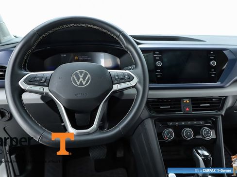 Used 2023 Volkswagen Taos SE w/ Panoramic Sunroof Package FWD image 20
