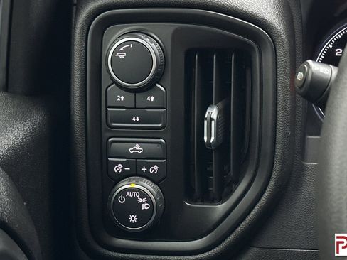 Certified 2024 Chevrolet Silverado 2500 W/T image 30