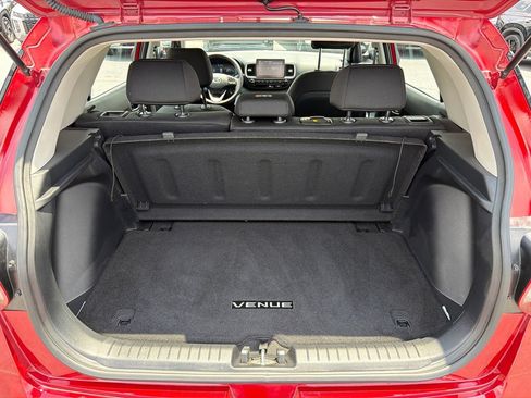 Used 2025 Hyundai Venue SE FWD image 18