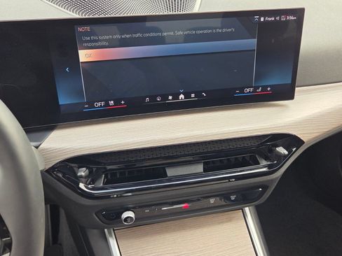 Used 2025 BMW 330i Sedan RWD image 17