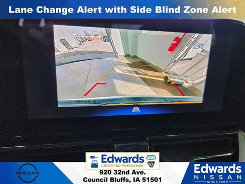 Used 2025 Chevrolet TrailBlazer LT w/ LT Cold Weather Package FWD image 26