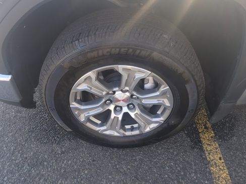 Used 2024 GMC Sierra 1500 SLT image 20