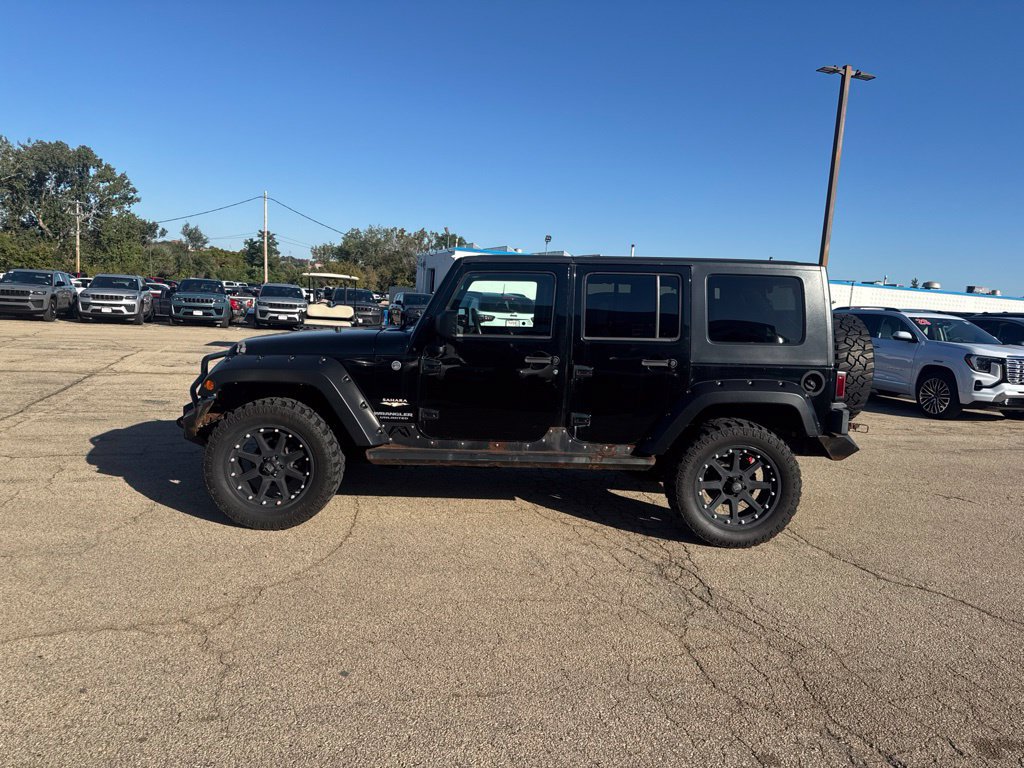 Used 2008 Jeep Wrangler Unlimited Sahara AWD/4WD image 2