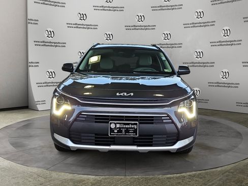 Used 2025 Kia Niro EX image 8