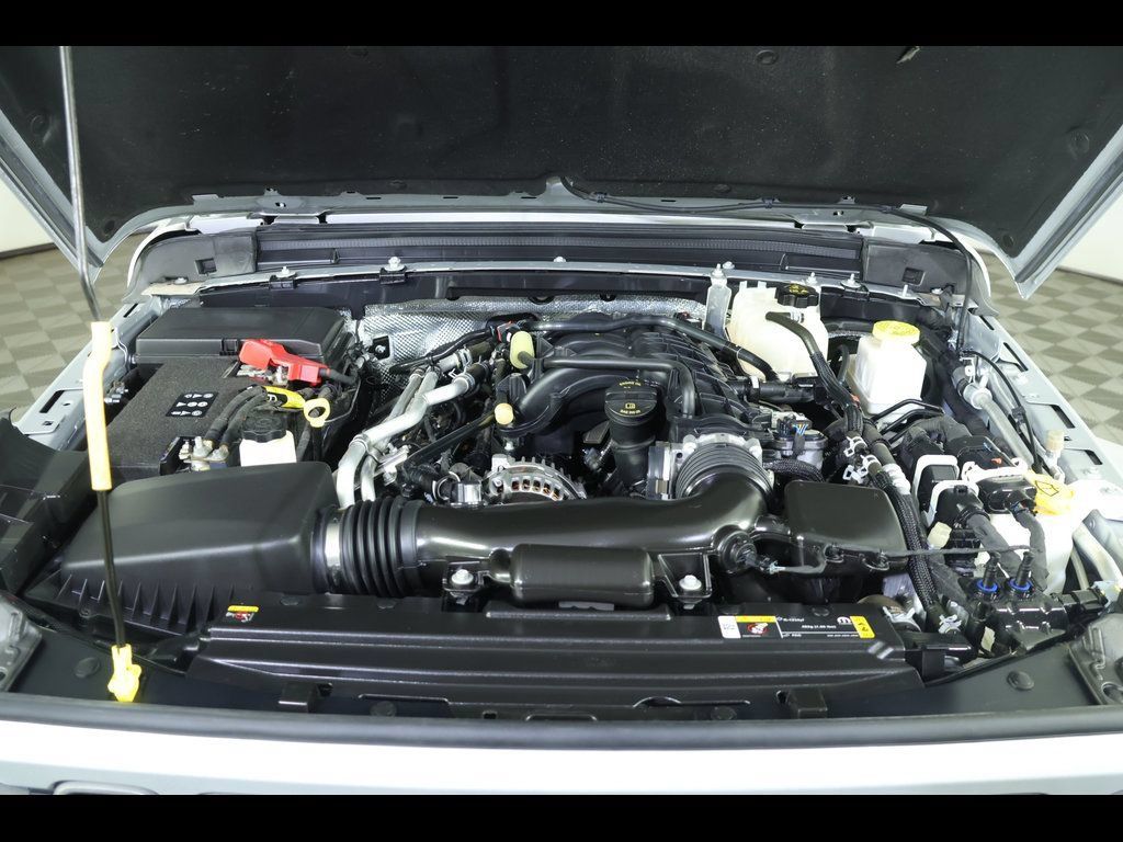 Used 2024 Jeep Gladiator Sport AWD/4WD image 17