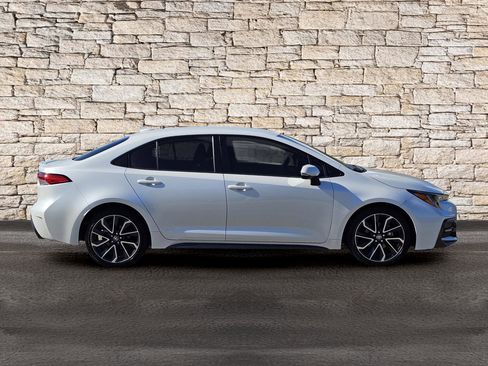 Used 2022 Toyota Corolla SE image 5