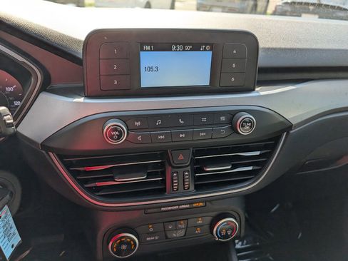 Used 2020 Ford Escape S image 22