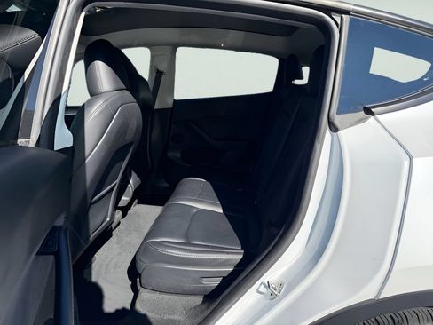Used 2023 Tesla Model Y Long Range AWD/4WD image 25