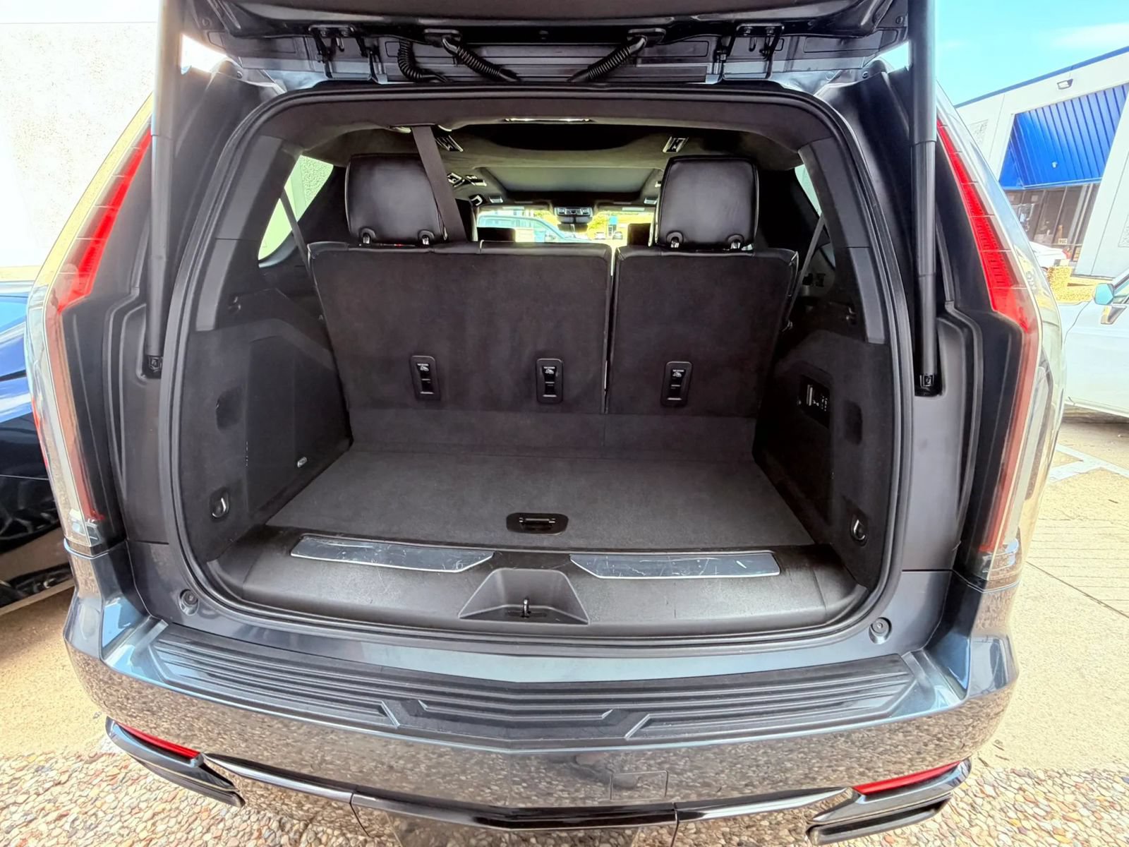 Used 2021 Cadillac Escalade Sport Platinum AWD/4WD image 23