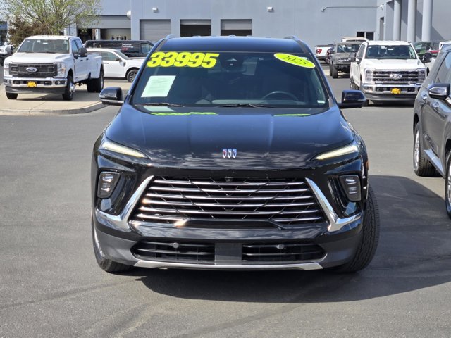 Used 2025 Buick Enclave Preferred FWD image 2