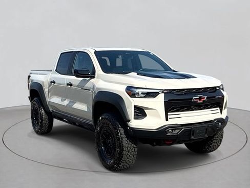 Used 2026 Chevrolet Colorado ZR2 w/ ZR2 Bison Edition AWD/4WD image 3