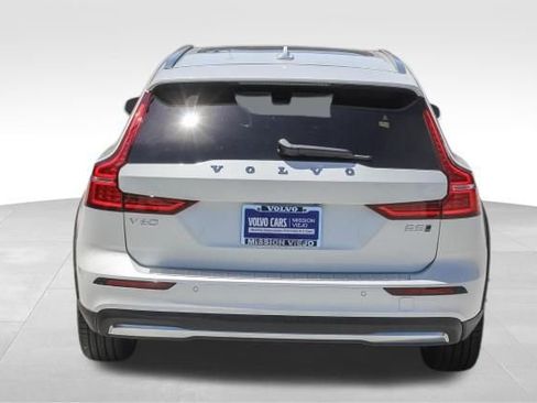 New 2025 Volvo V60 B5 Cross Country Ultra w/ Climate Package AWD/4WD image 6
