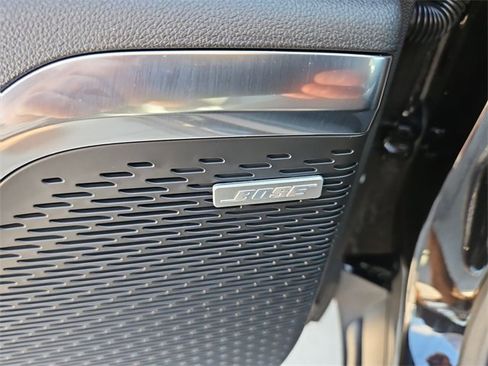 Used 2025 GMC Acadia Elevation image 23