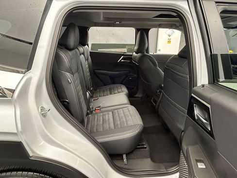 New 2026 Mitsubishi Outlander Trail Edition AWD/4WD image 37